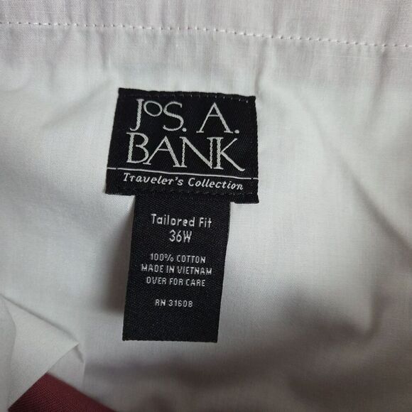 NWT Jos A Bank Travelers Collection Tailored Fit Shorts Dusty Red Men's 36x9 - Picture 7 of 10